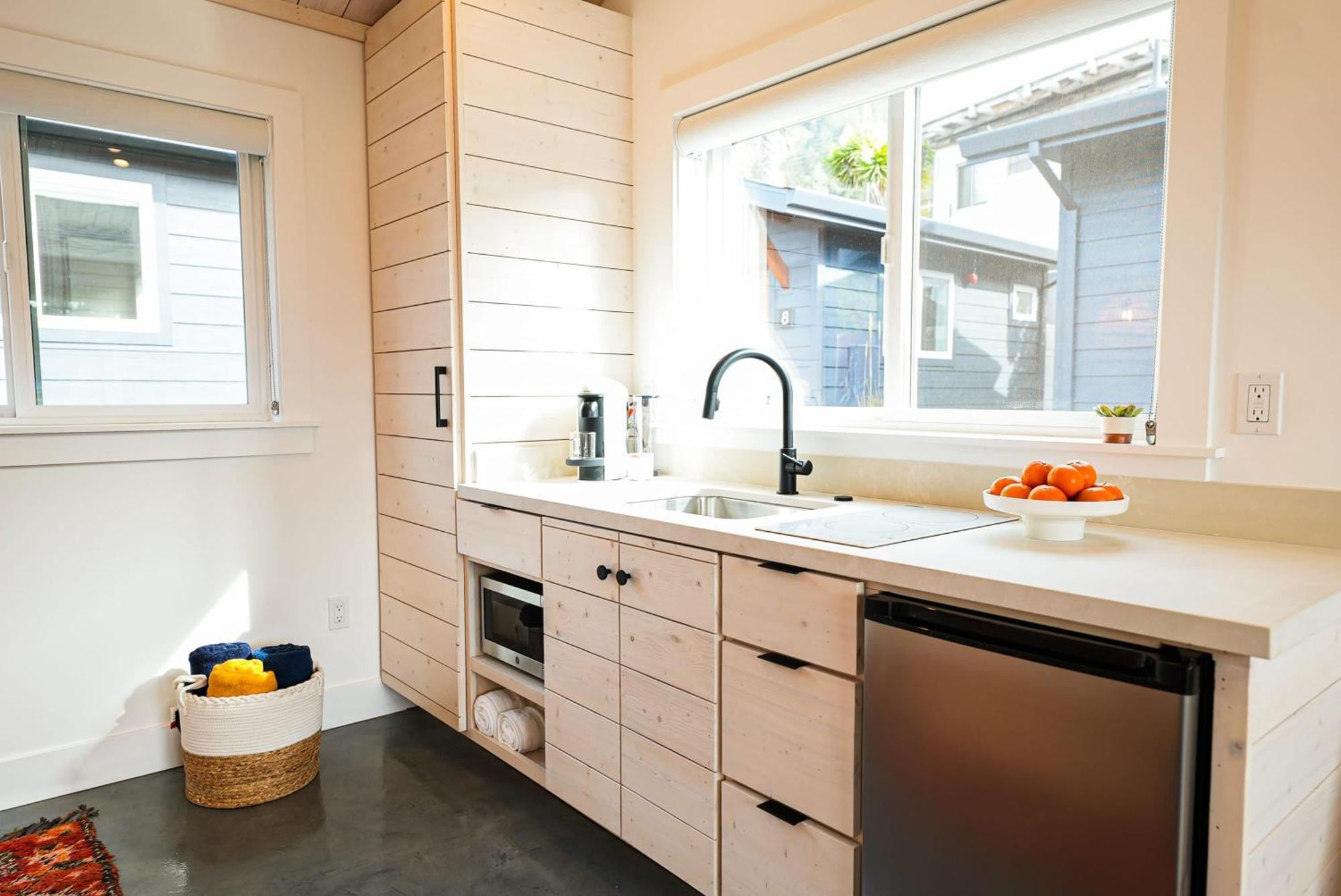 Fish Board Studio Includes King Bed With Kitchenette And Futon Stinson Beach Buitenkant foto